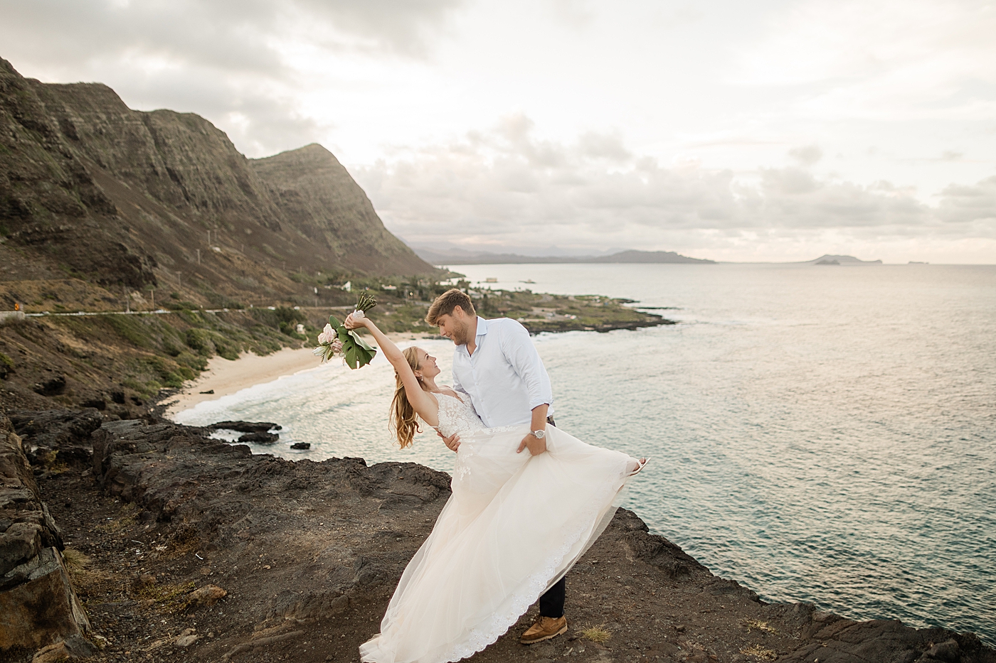 Honolulu beach elopement